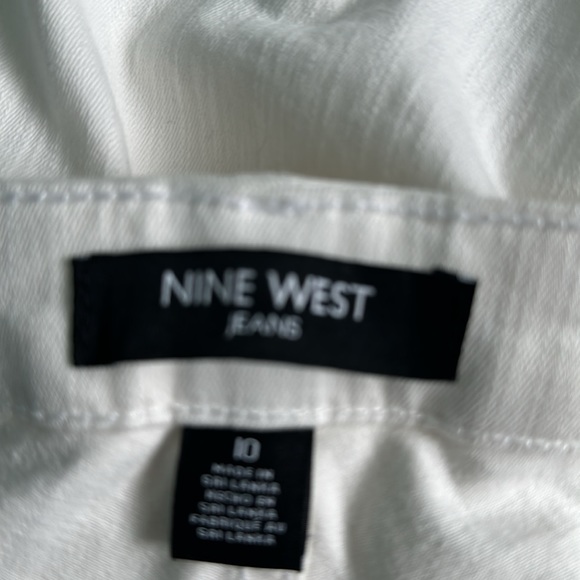 Jeans - Picture 2 of 3